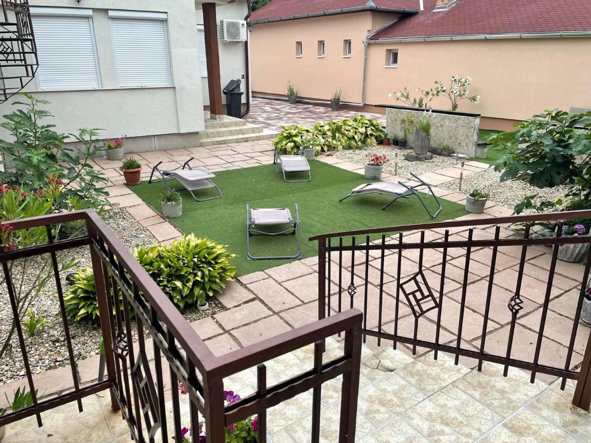 Adam Apartman Hajdúszoboszló Exterior foto