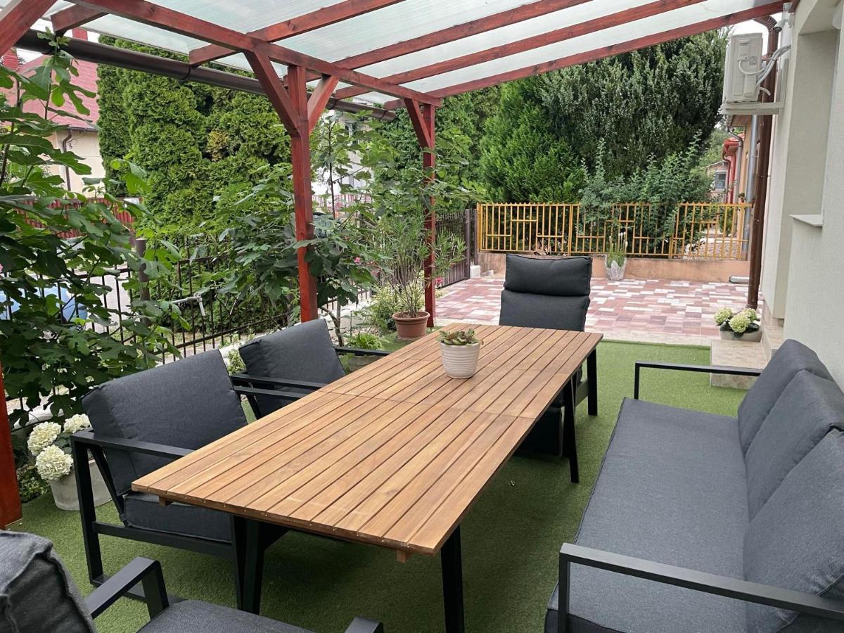 Adam Apartman Hajdúszoboszló Exterior foto