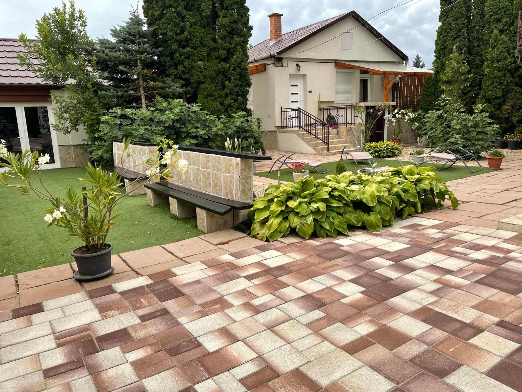 Adam Apartman Hajdúszoboszló Exterior foto