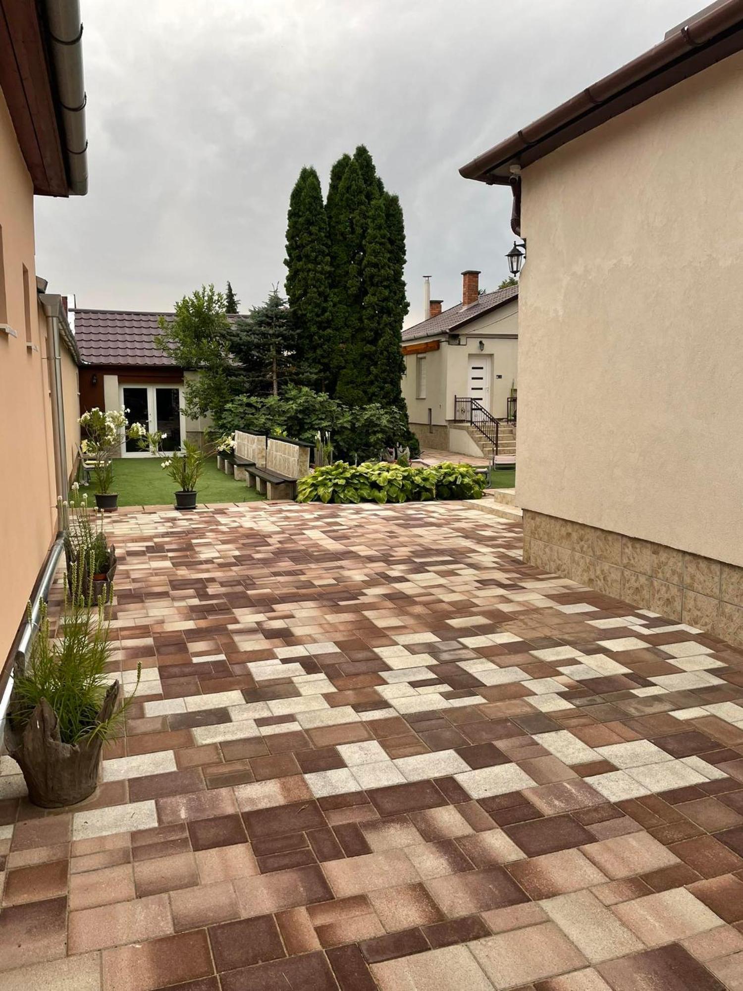 Adam Apartman Hajdúszoboszló Exterior foto