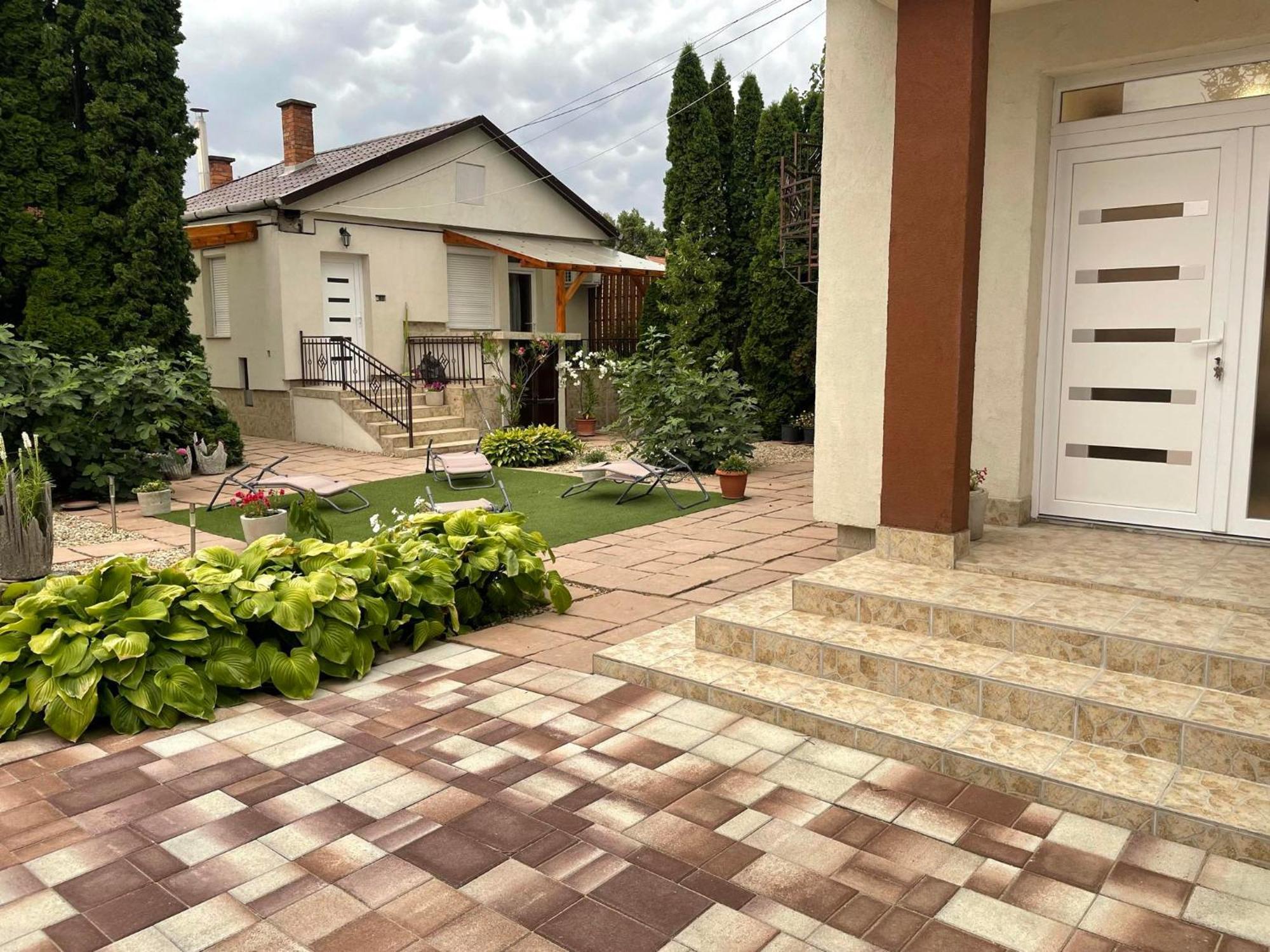 Adam Apartman Hajdúszoboszló Exterior foto